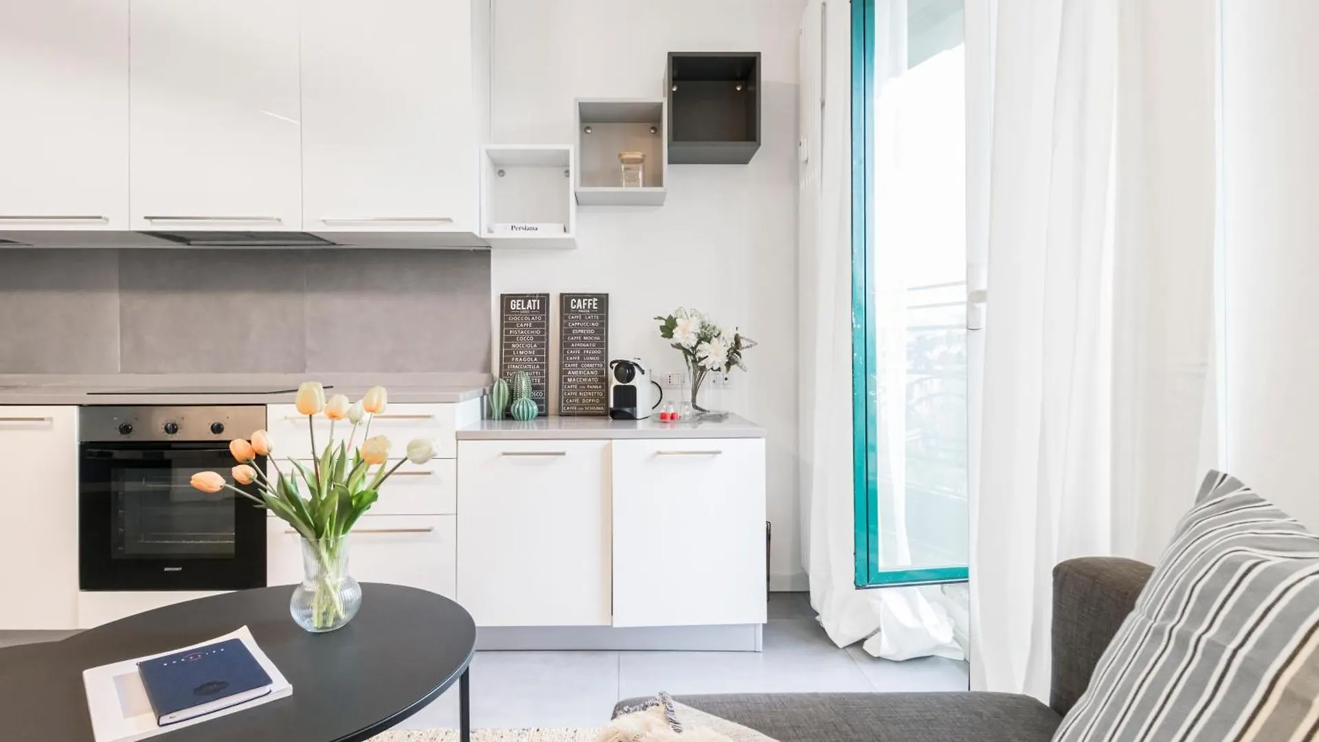 Apartament Beautiful Flat Fully Furnished In P.Ta Romana Mediolan