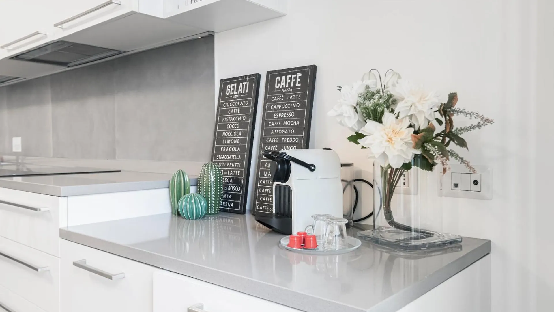 Beautiful Flat Fully Furnished In P.Ta Romana Mediolan Apartament