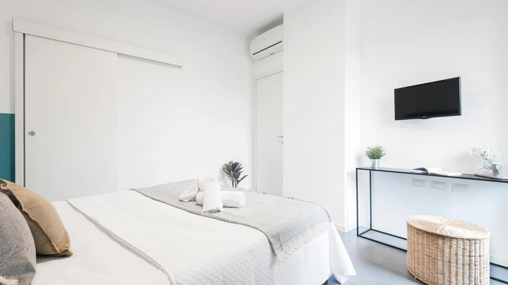 Beautiful Flat Fully Furnished In P.Ta Romana Mediolan