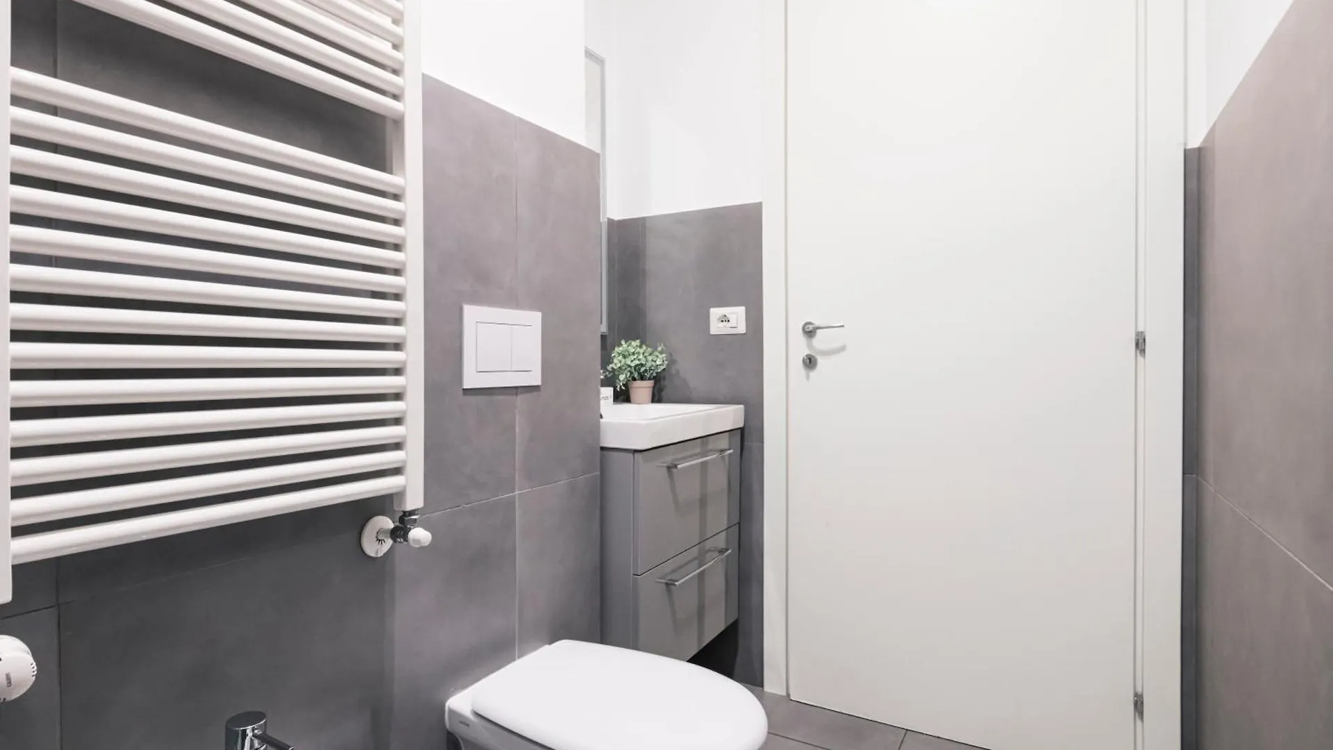 Beautiful Flat Fully Furnished In P.Ta Romana Milan